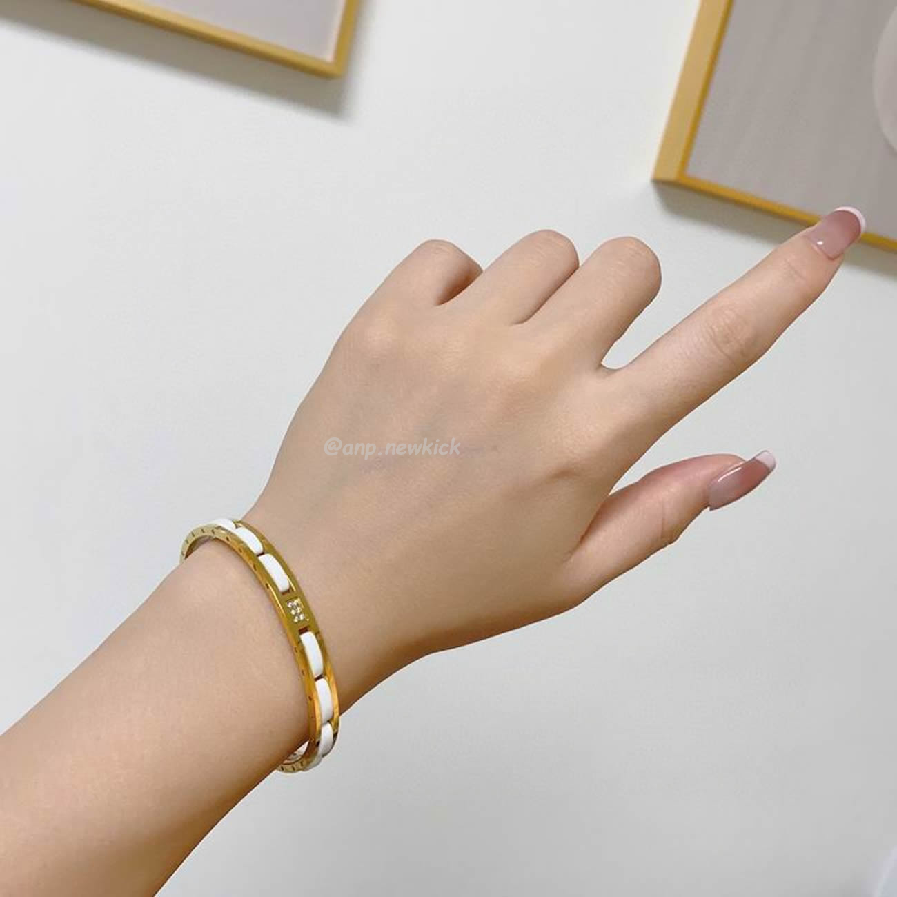 Cartier Bracelet 18k Gold (2) - newkick.cc